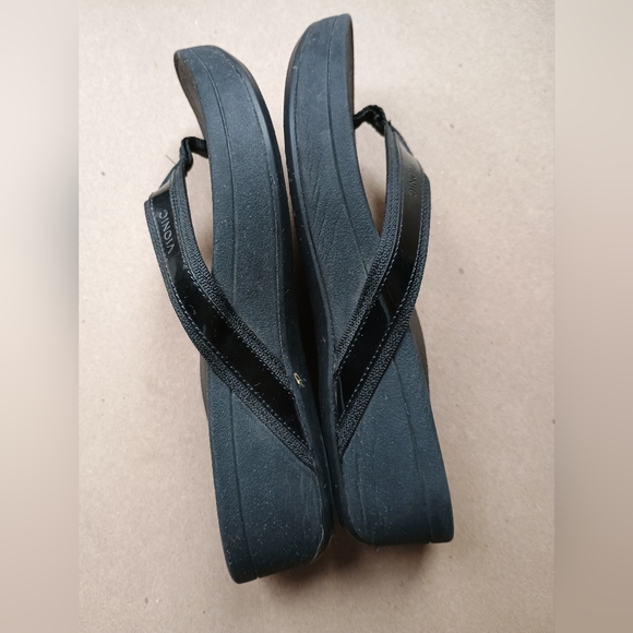 Vionic 380 High Tide Sandals Sz US 8 Black Arch Support Flip Flop Wedge - Picture 4 of 6